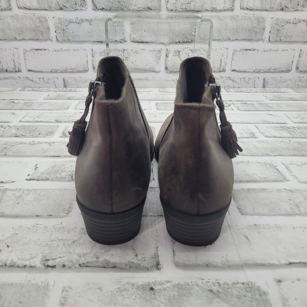 Clarks Brown Leather Ankle Booties Tassel Zippers Size 6.5 - Picture 5 of 8